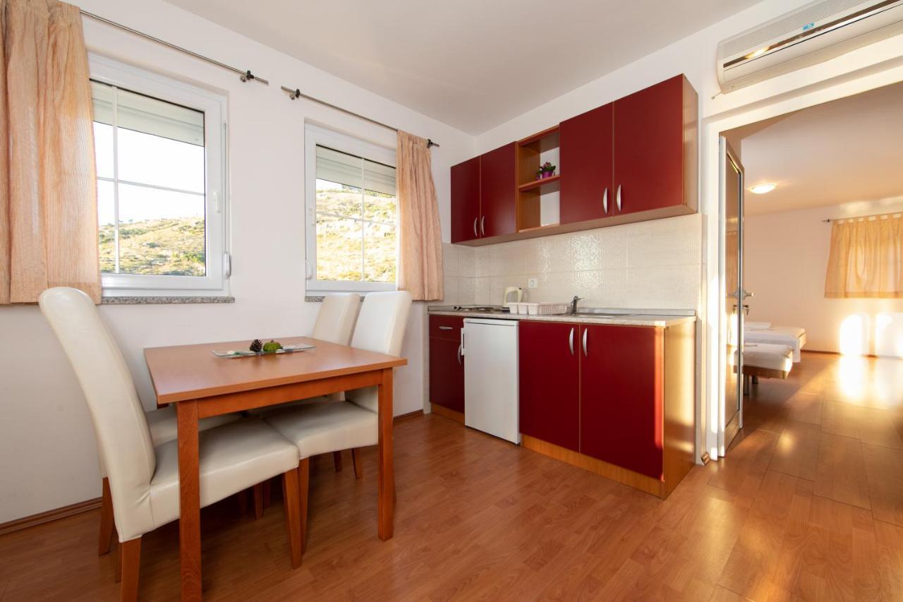 Apartments Simovic Tucepi Exterior photo