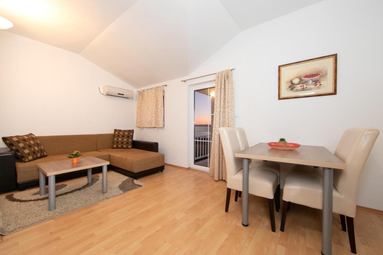 Apartments Simovic Tucepi Exterior photo